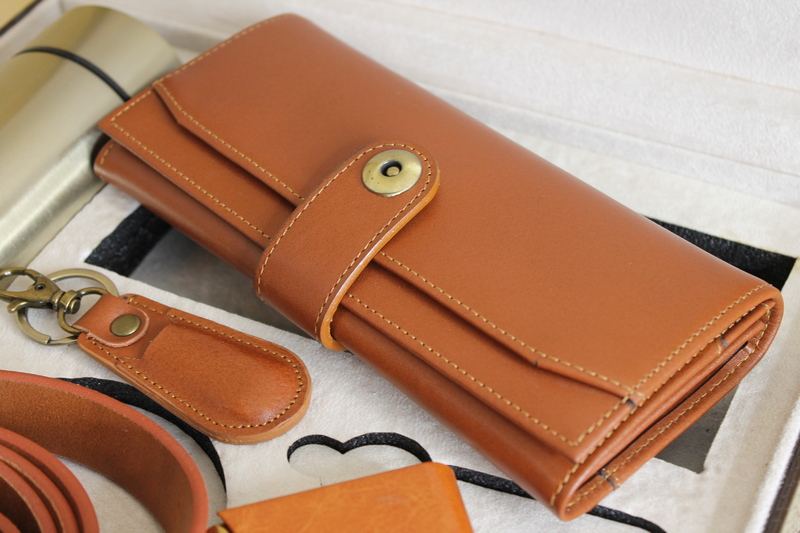 ست زنانه چرم طبیعی