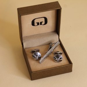 دکمه سردست و گیره کروات